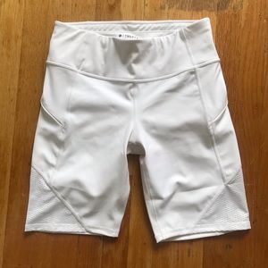 NEVER WORN Athleta biker shorts
